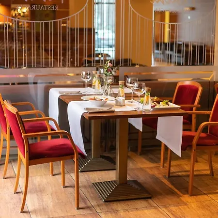 巴斯洛弗罗茨瓦夫高级酒店