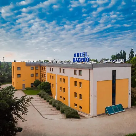 巴斯洛弗罗茨瓦夫高级酒店