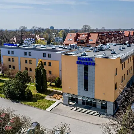 巴斯洛弗罗茨瓦夫高级酒店 3*