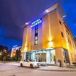 Premium Bacero Hotel