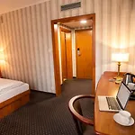 Premium Bacero Hotel