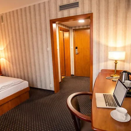 Premium Bacero Hotel